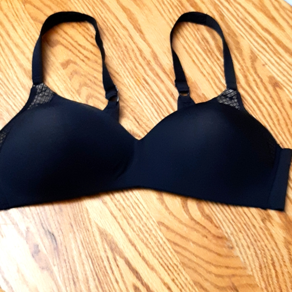 WARNERS CLOUD 9 VONTOUR EITH FIT BRA. BLACK. WIRELESS.